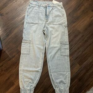 American Eagle jogger jeans